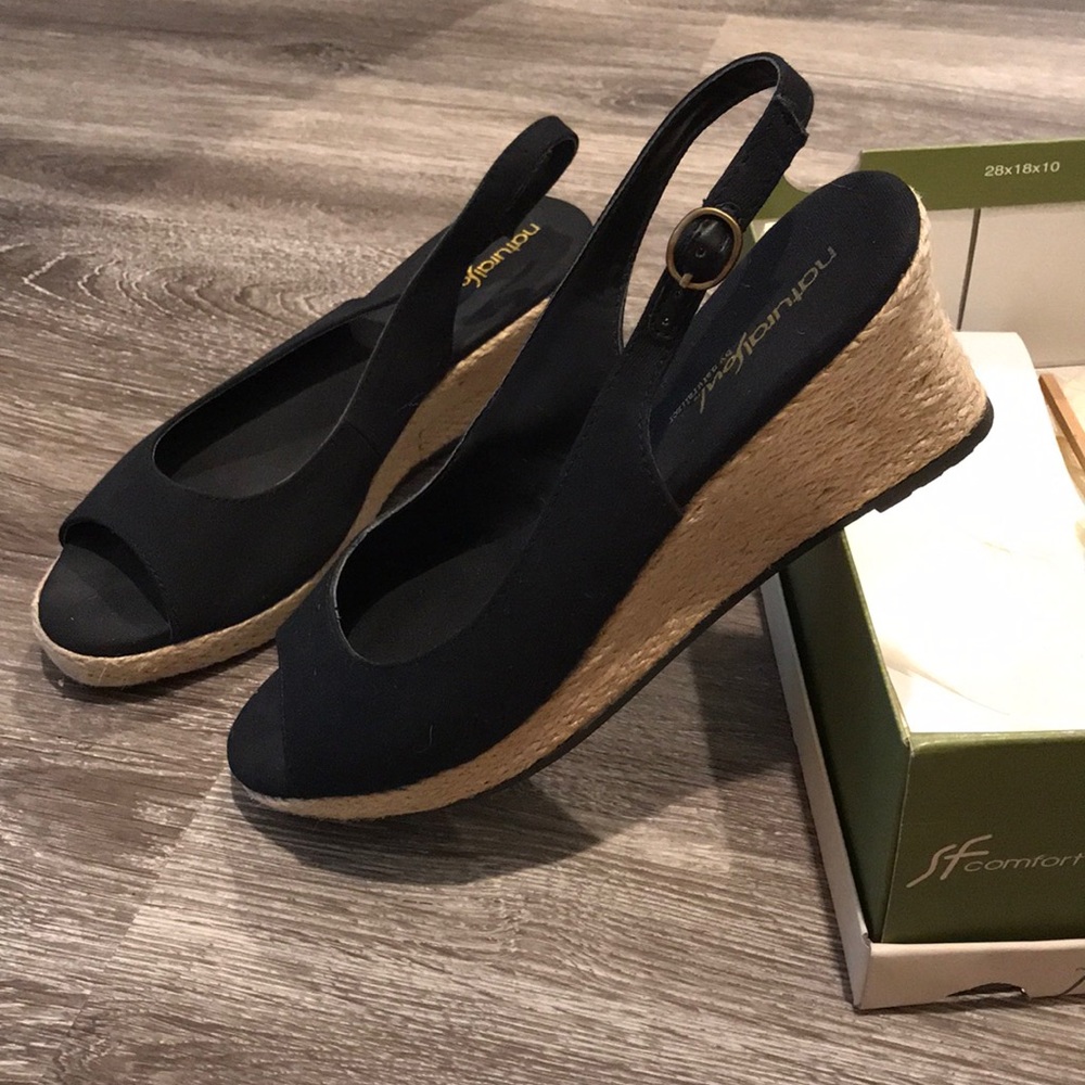 Naturalizers wedge peep toe sandal